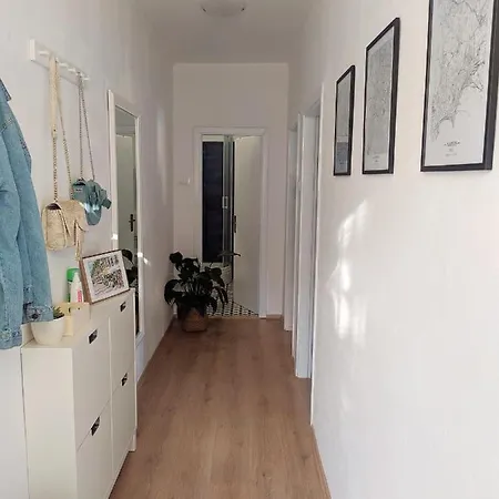 Apartment Modern With 3 Bedrooms *