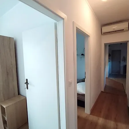 Modern With 3 Bedrooms